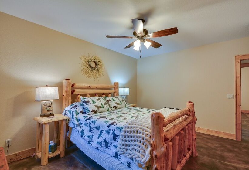 Cozy Alma Mountain Retreat: Fireplace & Grill