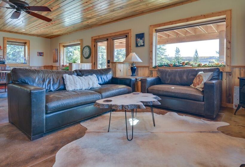 Cozy Alma Mountain Retreat: Fireplace & Grill