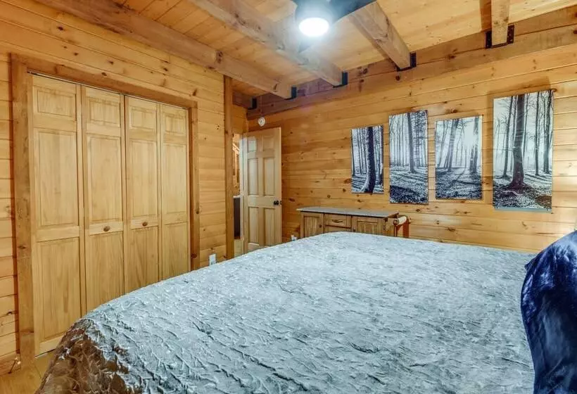 Cozy North Carolina Cabin W/ Hot Tub & Fire Pit!