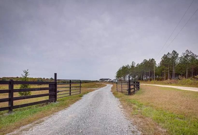 Crossville Home Near Lake Tansi + Hiking Trails!