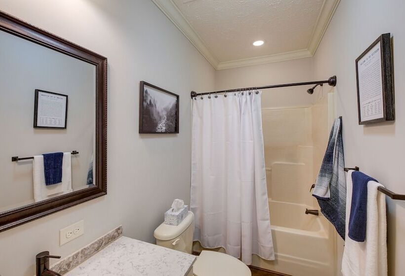 Crossville Home Near Lake Tansi + Hiking Trails!