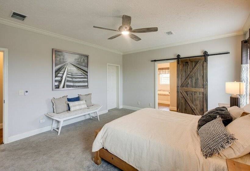 Crossville Home Near Lake Tansi + Hiking Trails!