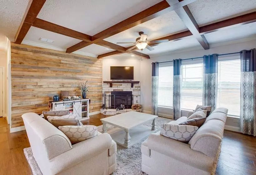 Crossville Home Near Lake Tansi + Hiking Trails!