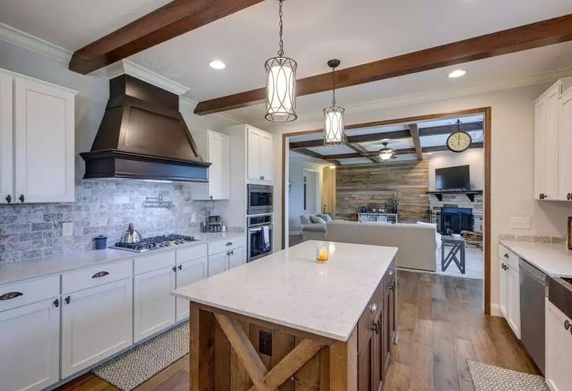 Crossville Home Near Lake Tansi + Hiking Trails!