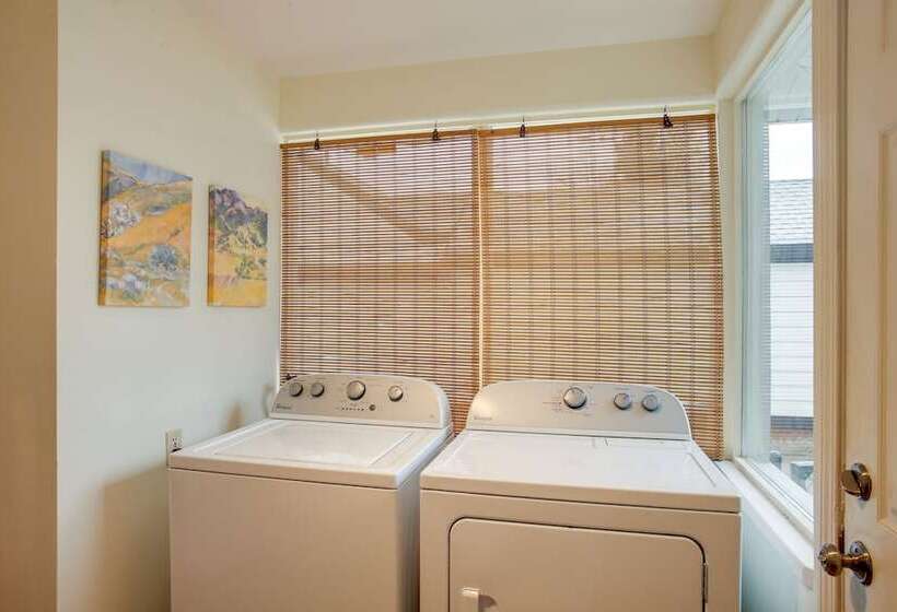 Downtown Coeur Dalene Retreat Near Lake & Parks!