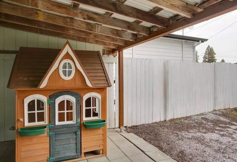 Downtown Coeur Dalene Retreat Near Lake & Parks!