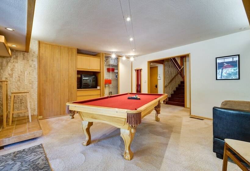 Expansive Tahoe Donner House With Hot Tub!