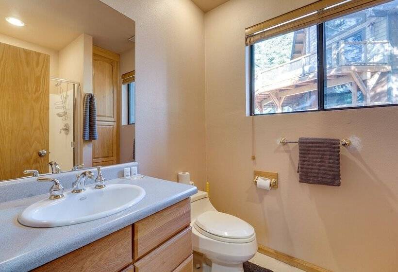 Expansive Tahoe Donner House With Hot Tub!