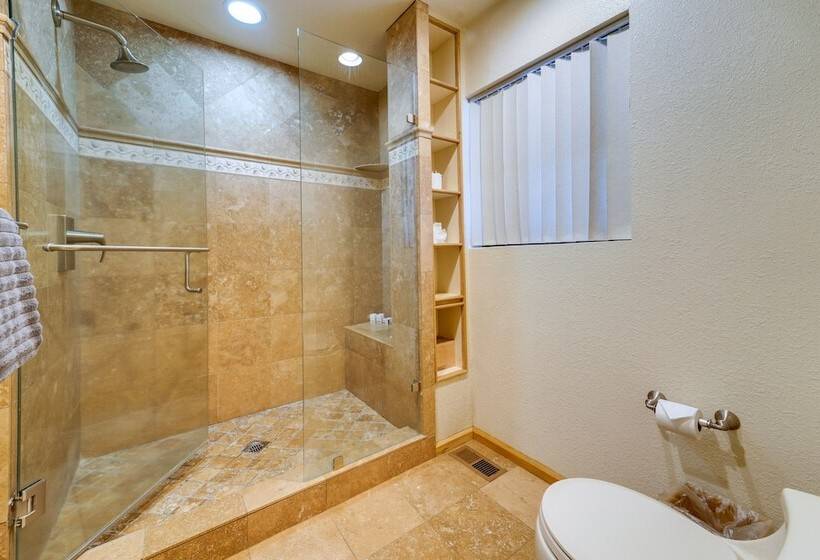 Expansive Tahoe Donner House With Hot Tub!