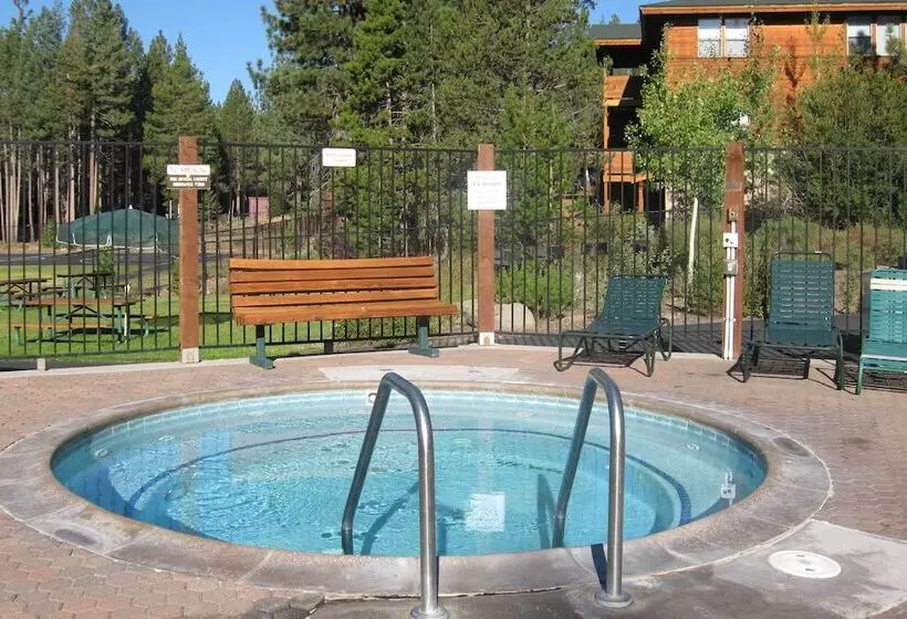 Expansive Tahoe Donner House With Hot Tub!