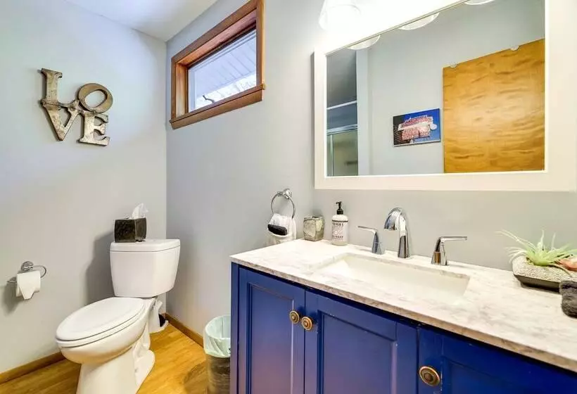 Gorgeous Bushkills Lodge W/ Pool Access!