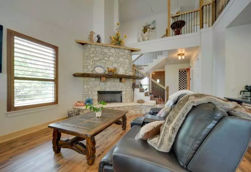 Horseshoe Bay Resort Home ~ 6 Mi To Lake Lbj!