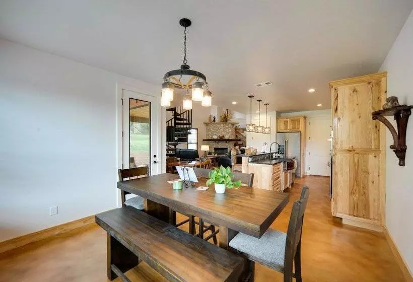 Horseshoe Bay Resort Home ~ 6 Mi To Lake Lbj!