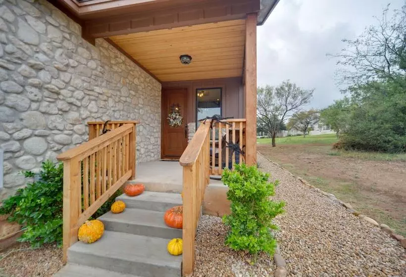 Horseshoe Bay Resort Home ~ 6 Mi To Lake Lbj!