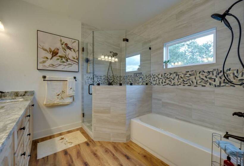 Horseshoe Bay Resort Home ~ 6 Mi To Lake Lbj!