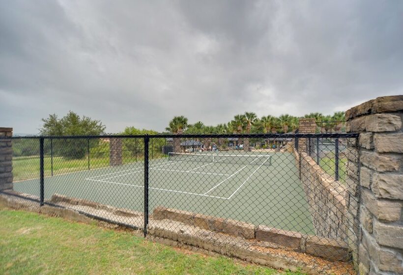 Horseshoe Bay Resort Home ~ 6 Mi To Lake Lbj!