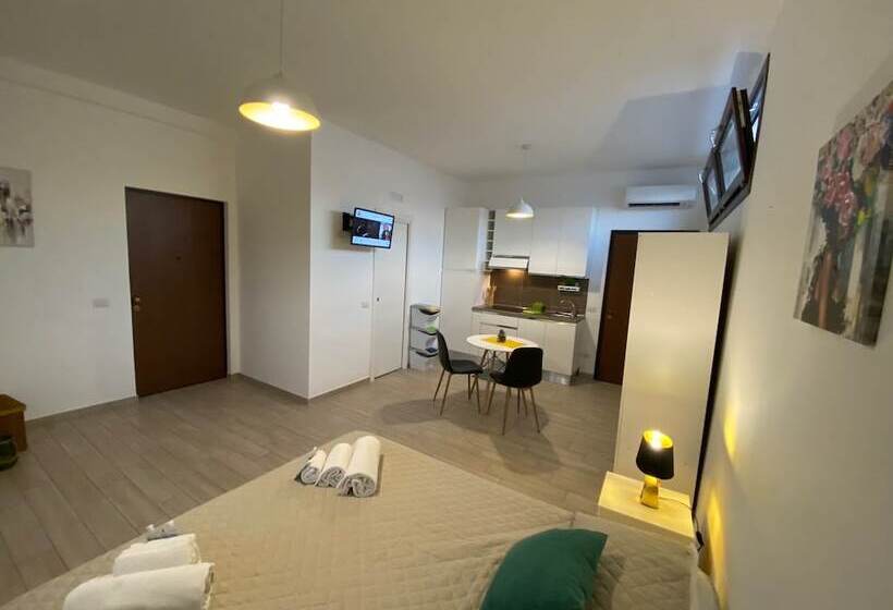 여관 Le Casette Di Frà Host And Go