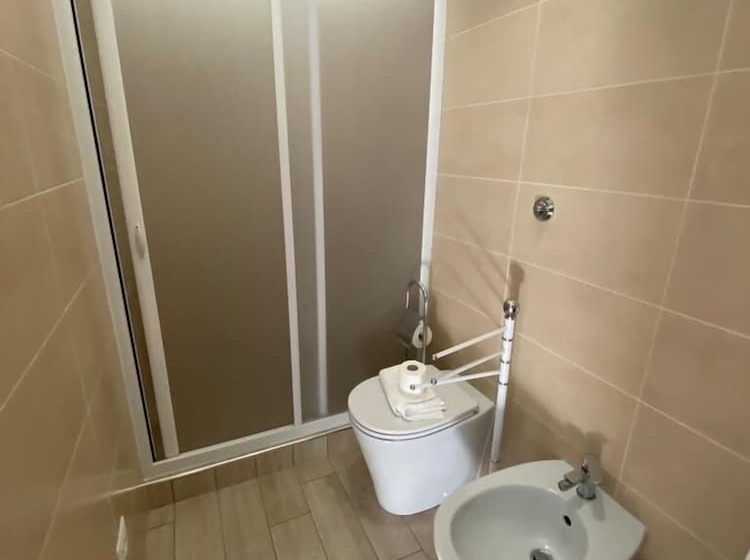 여관 Le Casette Di Frà Host And Go