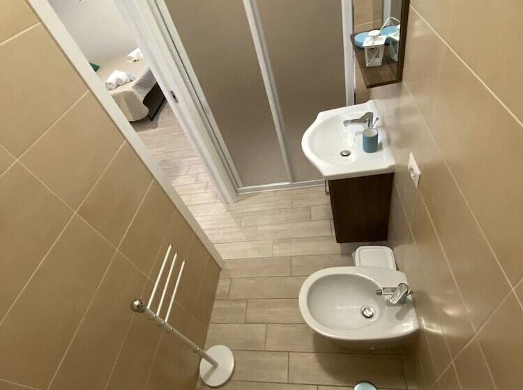 여관 Le Casette Di Frà Host And Go