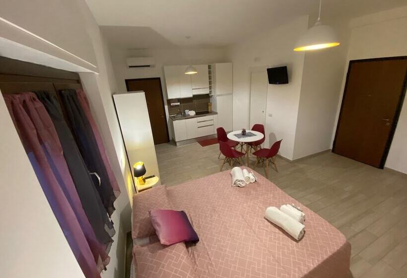 여관 Le Casette Di Frà Host And Go