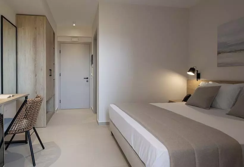 Hotelli Calives Premium Stay