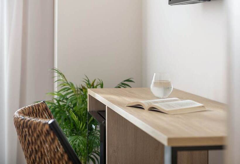 בית מלון כפרי Calives Premium Stay