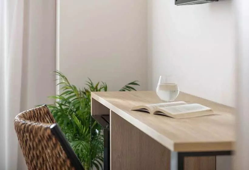 Hotelli Calives Premium Stay