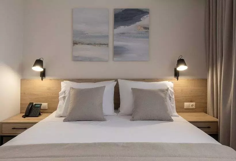 Hotelli Calives Premium Stay