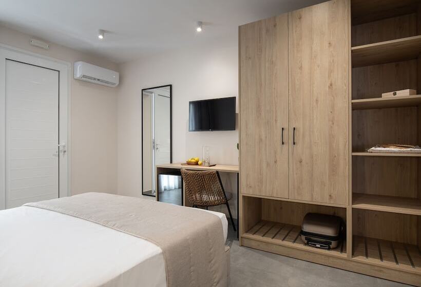 בית מלון כפרי Calives Premium Stay