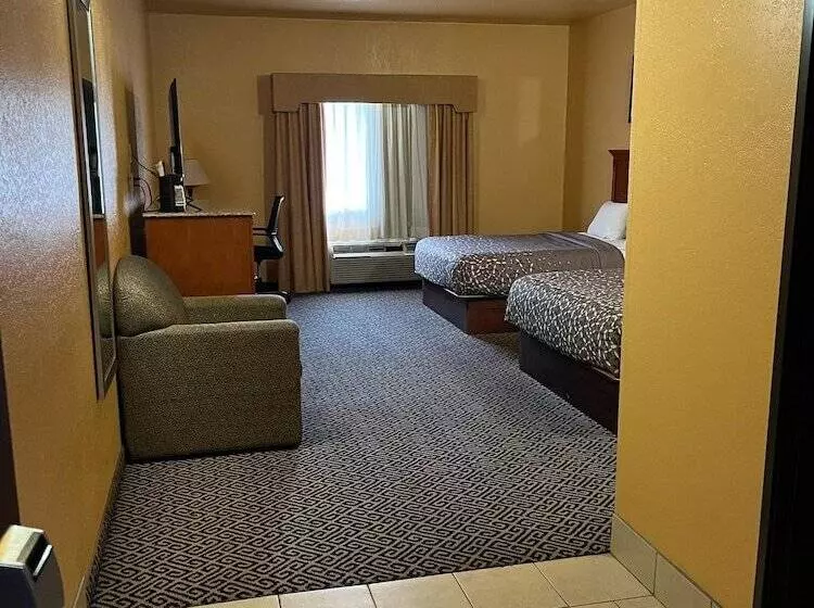 Hotelli Hiway Inn Express