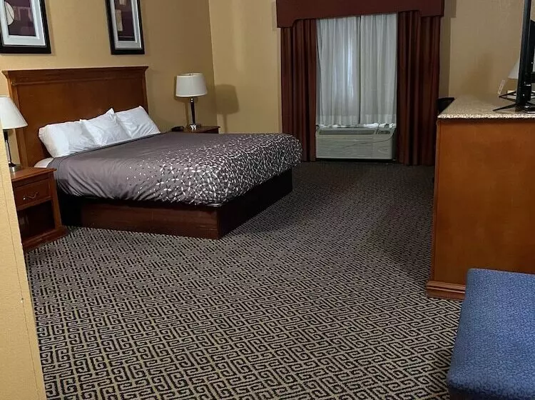 Hotelli Hiway Inn Express