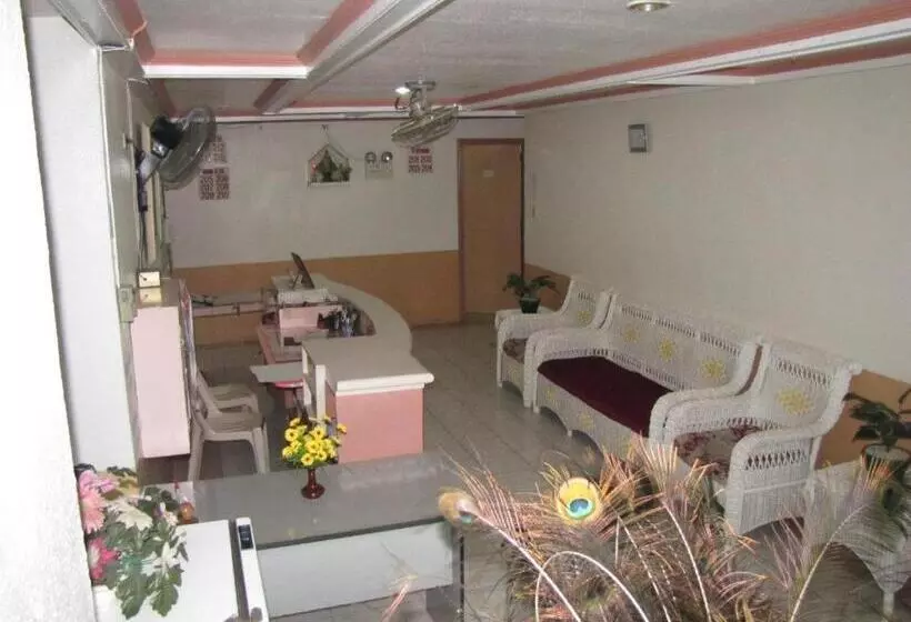 Mvw Hotel & Restaurant