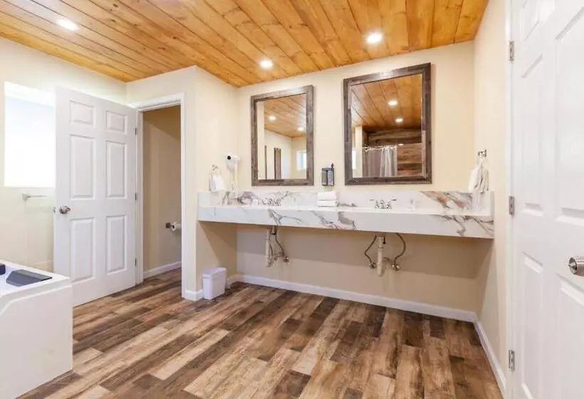 Hotelli Tahquitz Pines Retreat