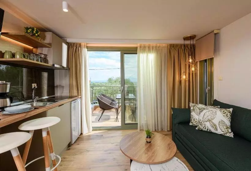 Hotelli The Olive Land