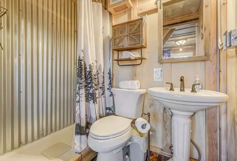 Hotelli Tree Deer Blind