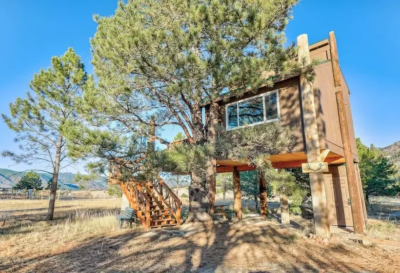 Hotelli Tree Deer Blind