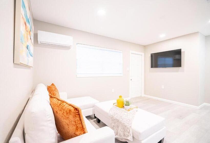 هتل University Serenity Suites 14th