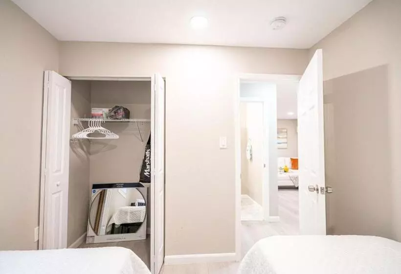 Hotelli University Serenity Suites 14th