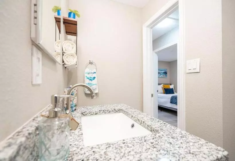 Hotelli University Serenity Suites 14th