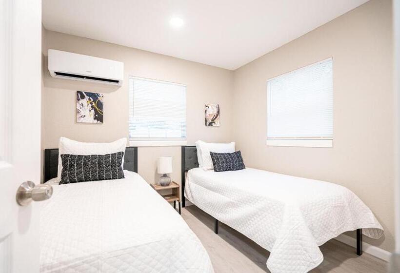 هتل University Serenity Suites 14th