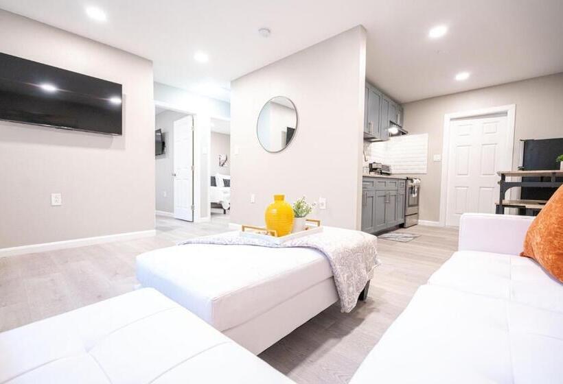 هتل University Serenity Suites 14th