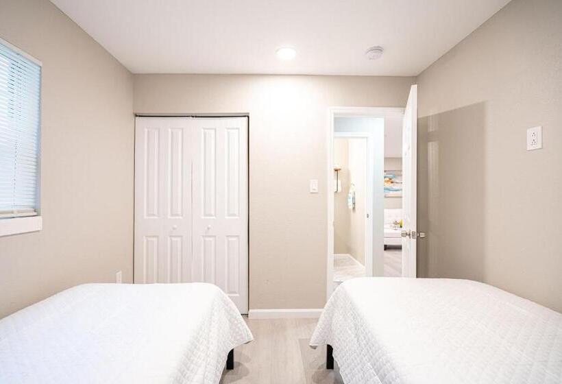 هتل University Serenity Suites 14th