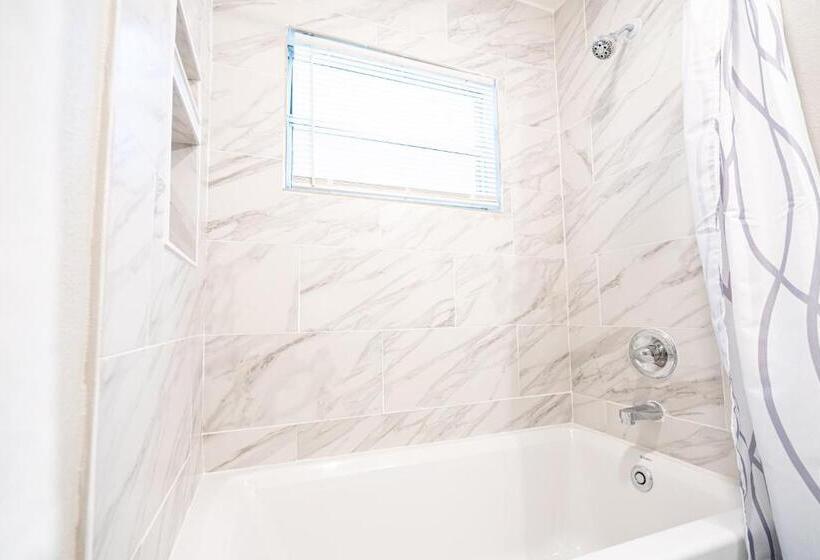 هتل University Serenity Suites 14th