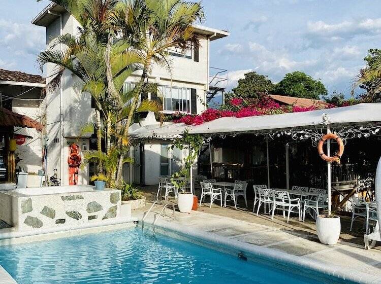 هتل West California