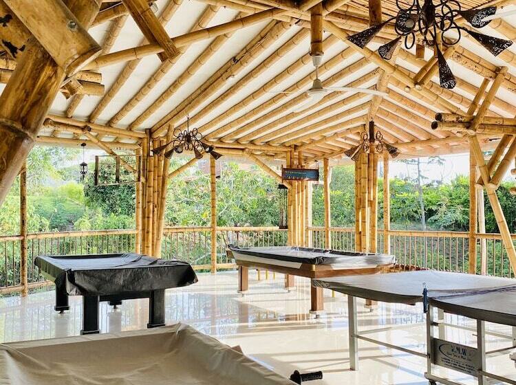 هتل West California