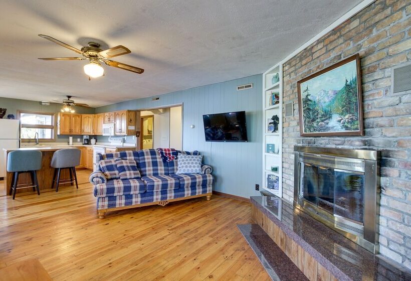 Lakefront Park Rapids Cabin W/ Grill & Fire Pit!