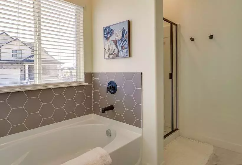 Modern Farmhouse In Herriman W/ Mountain Views!