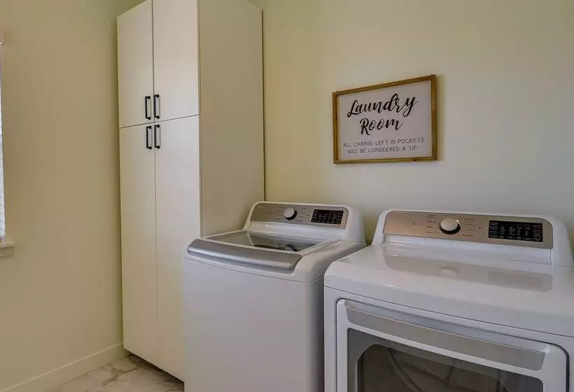 Modern Farmhouse In Herriman W/ Mountain Views!