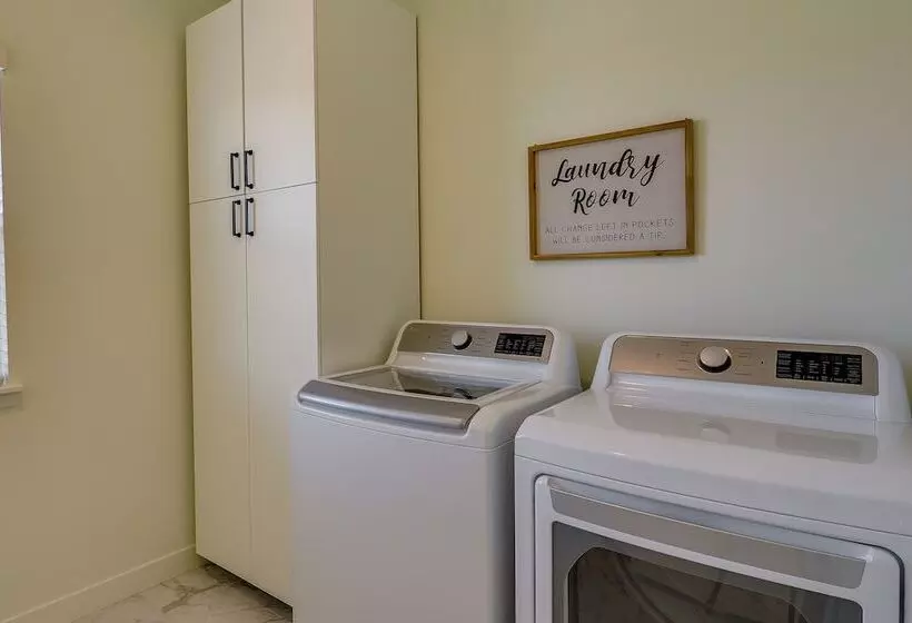 Modern Farmhouse In Herriman W/ Mountain Views!