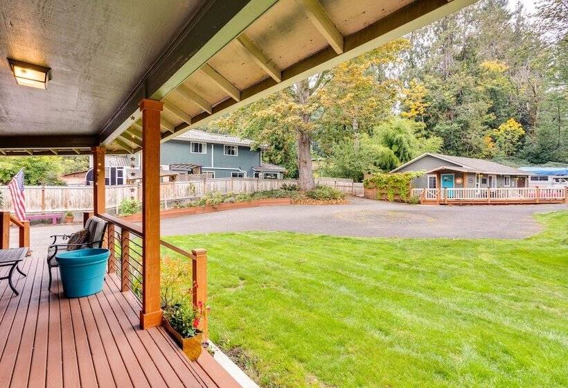 Peaceful Renton Retreat W/ Hot Tub Access!